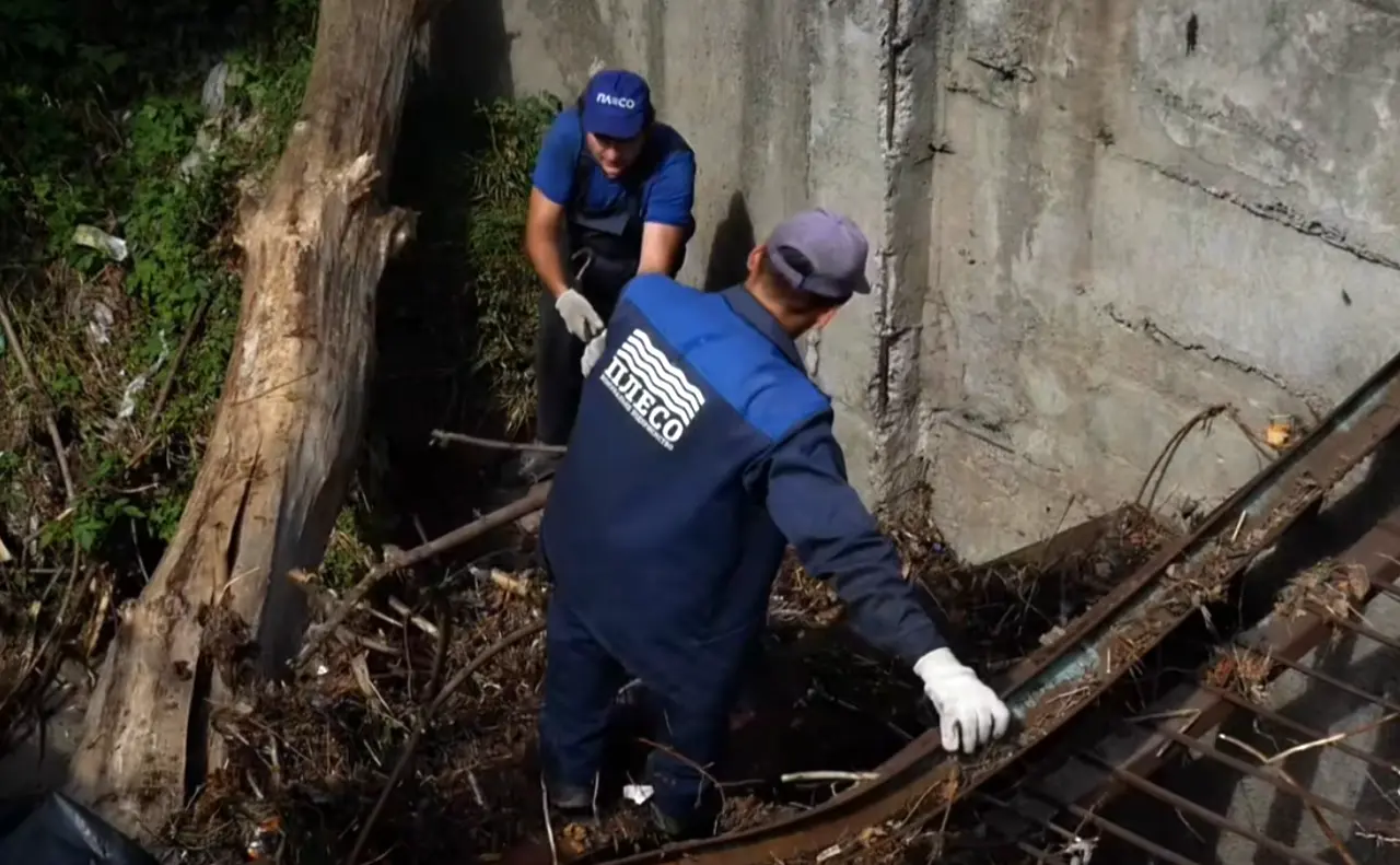 У Києві терміново розчистили малі річки, водотоки й зливові решітки