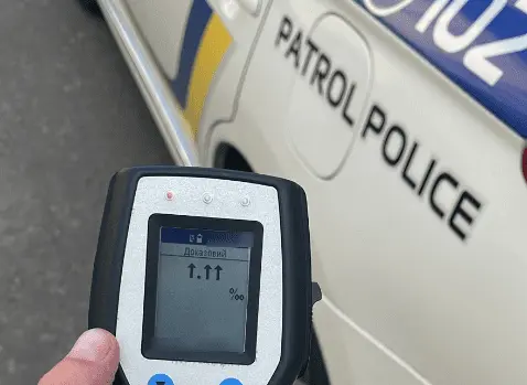 У Києві водій зі смертельною дозою алкоголю в крові наїхав на автівки
