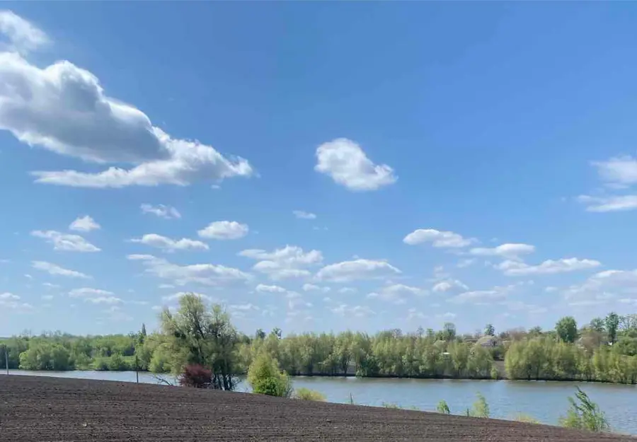 Розорані прибережні смуги біля озер виявили у громаді на Вінниччині