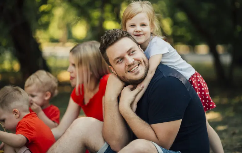 В Україні 26% родин планують народження дітей після війни – дослідження