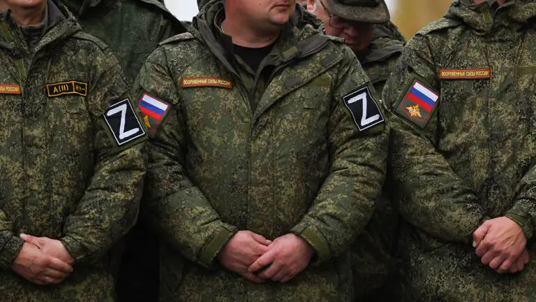В России хотят "наказывать" холостых мужчин отправкой на фронт – внешняя разведка