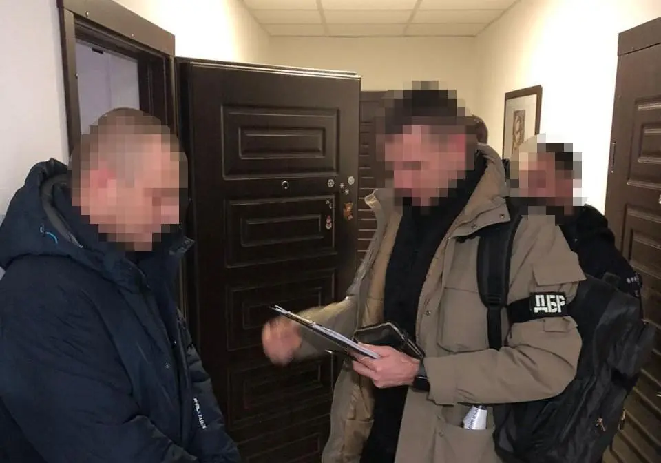Заробляли десятки мільйонів гривень: на Одещині викрили схему переправлення чоловіків за кордон