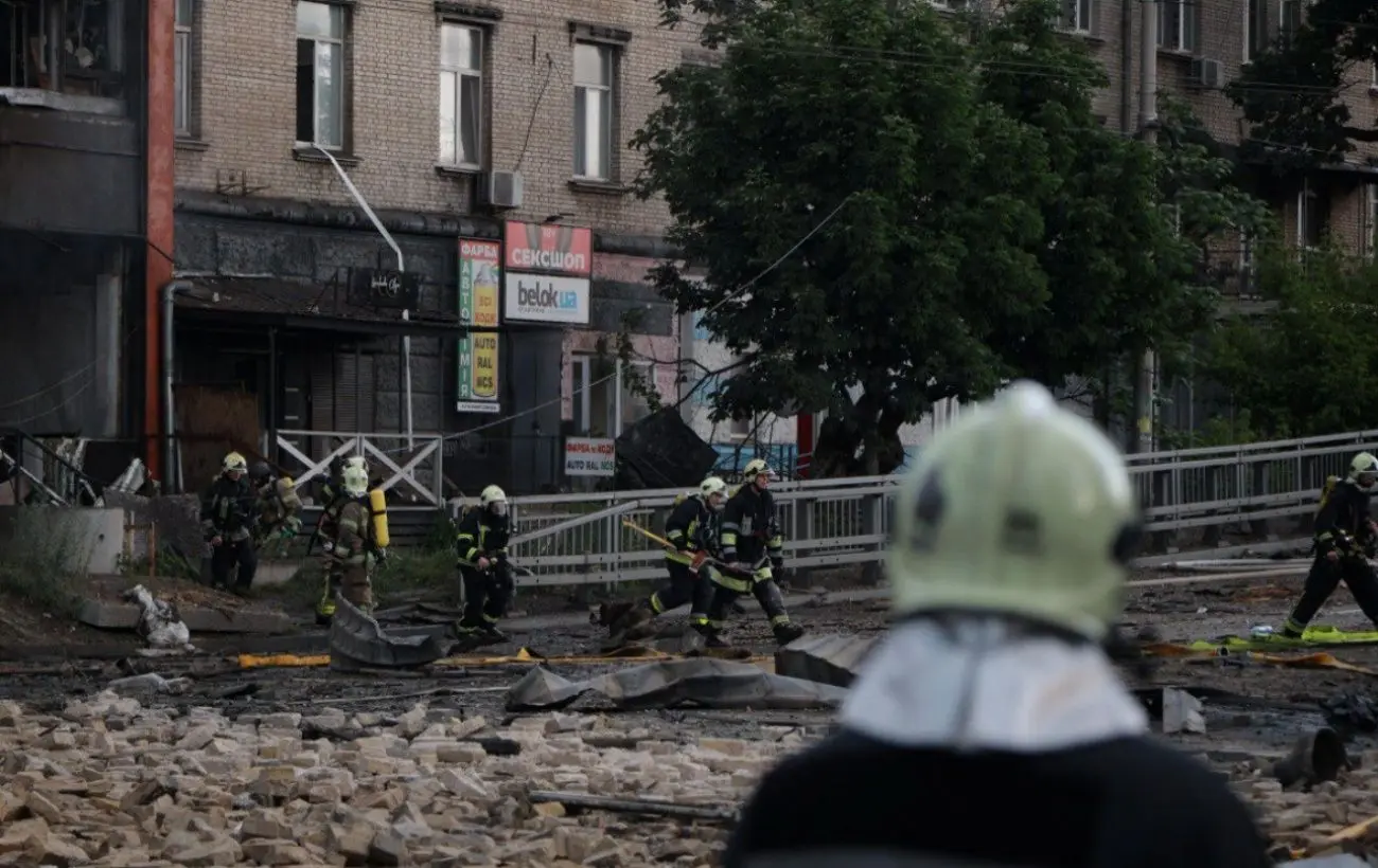 Перші хвилини після обстрілу Києва: з’явилось відео з бодікамер патрульних