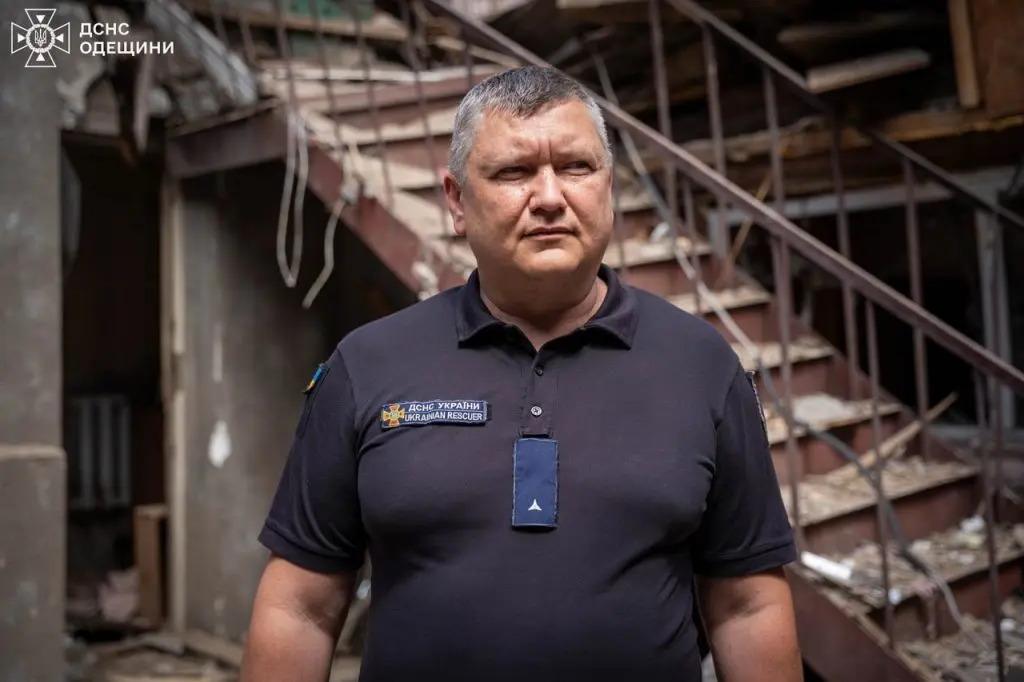 Російський безпілотник зруйнував дім одеського рятувальника Олександра Ламекіна