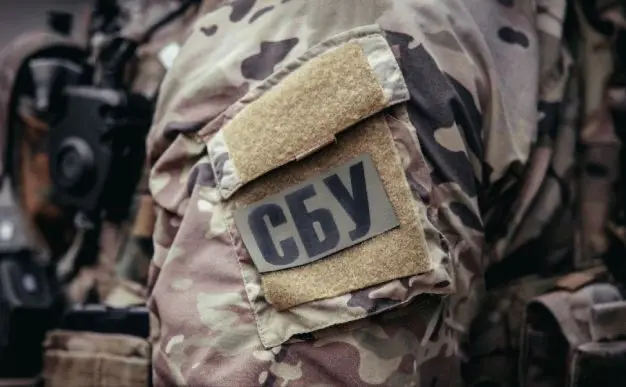 Охоронець колонії та продавчиня: СБУ затримала колаборантів, які працювали на росію під час окупації Херсона