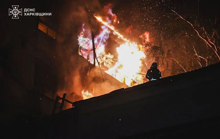 У Харкові під завалами зруйнованого ударними дронами будинку чоловік співав Гімн України