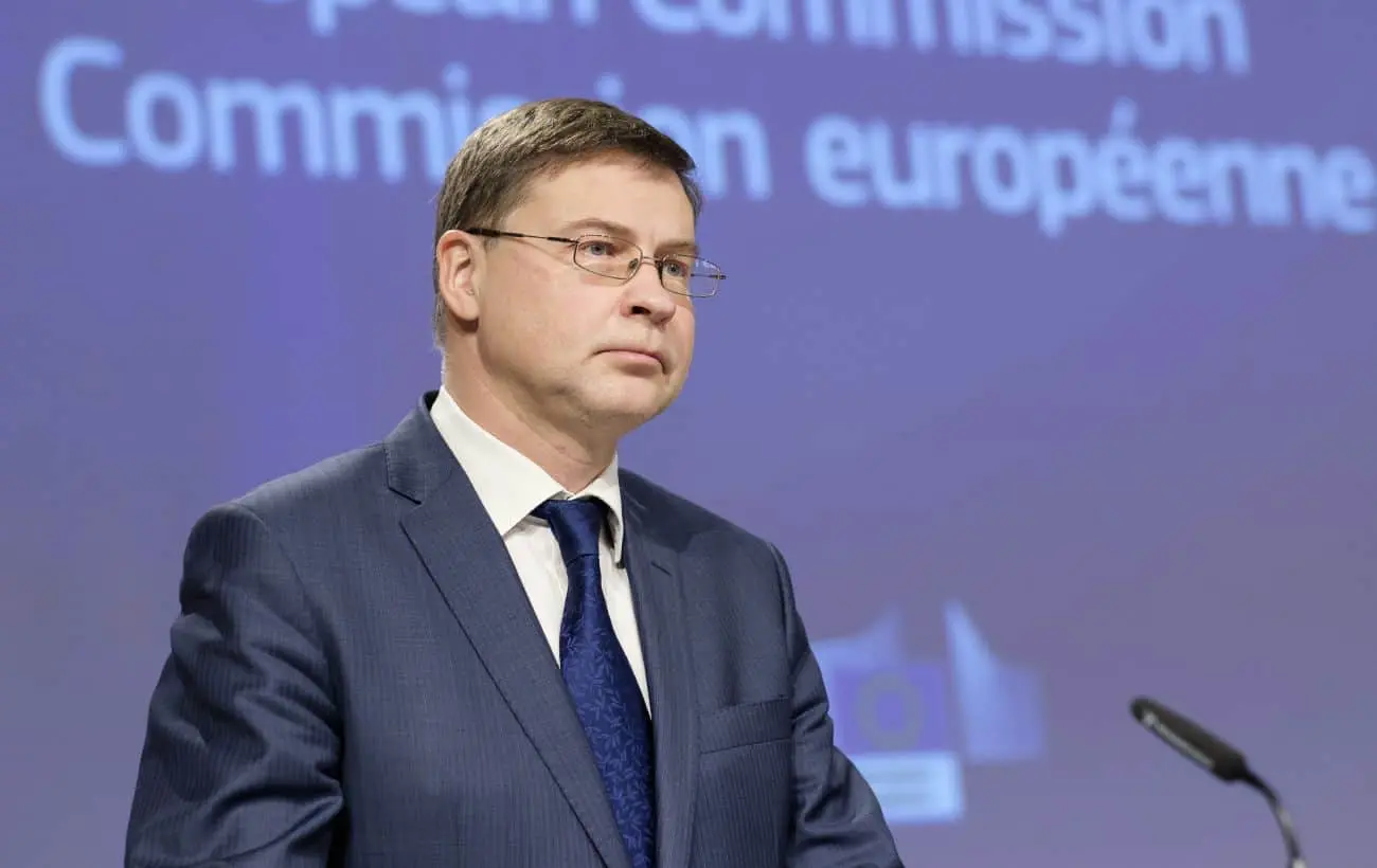 Єврокомісар, відповідальний за фіндопомогу Україні, відреагував на закон про НАБУ і САП