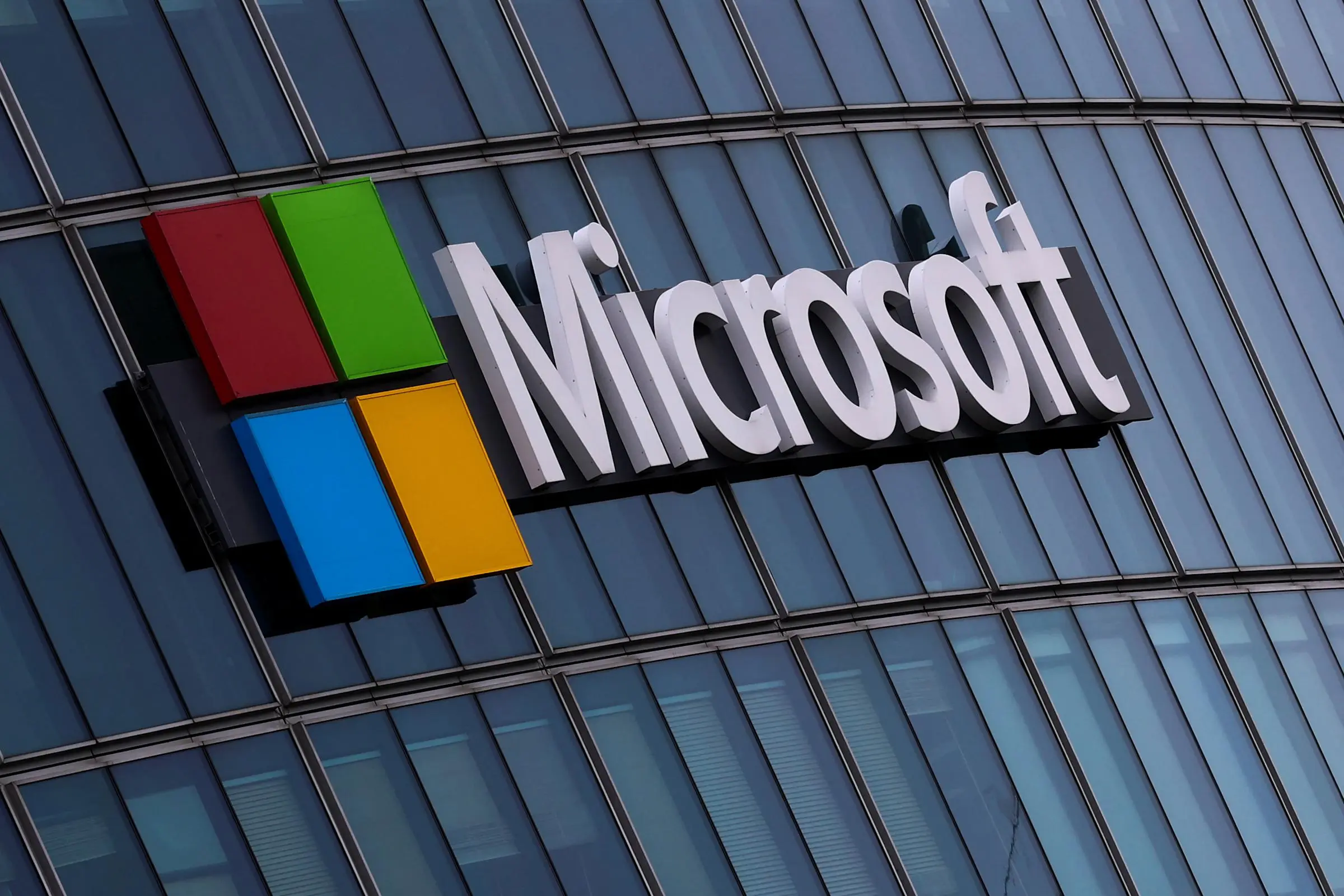 Opera переносить суперечку з Microsoft в Бразилію