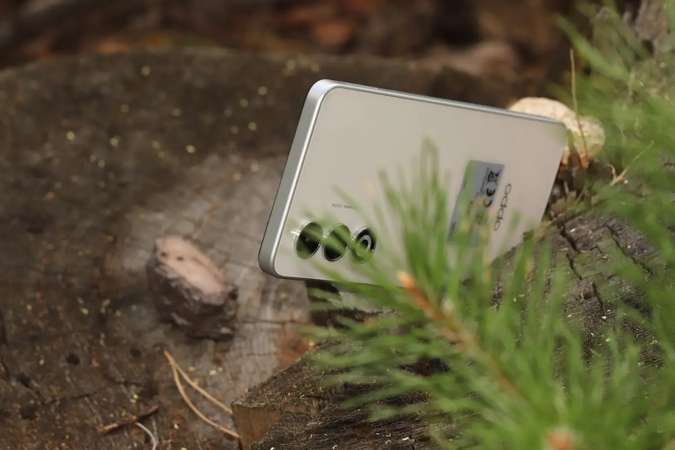 OPPO A5 – захищений тонкофон зі швидкою зарядкою