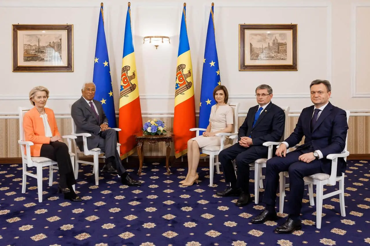 Саміт у Кишиневі підтримав швидкий вступ Молдови в ЄС, але без конкретних строків