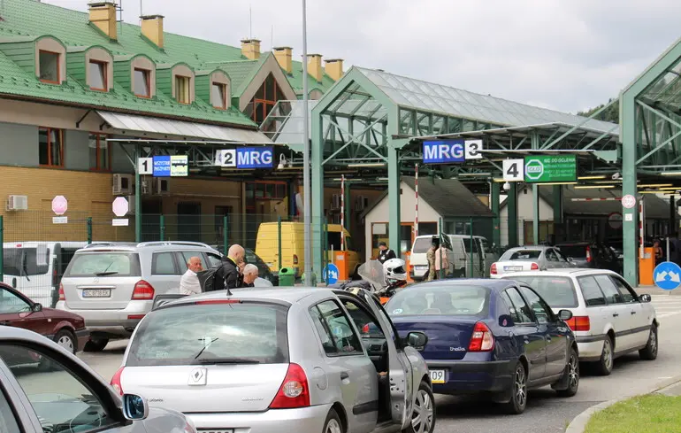 Польські фермери страйкують на кордоні з Україною через зерно з Чорнобиля