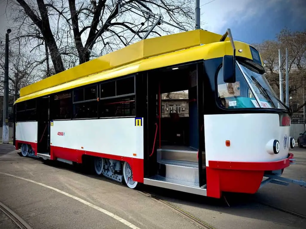 Один з одеських трамваїв тимчасово змінив маршрут: як буде ходити