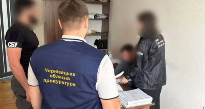 На Буковині викрили на зловживанні посадовця колонії, який завдав збитків державі на 3 мільйони
