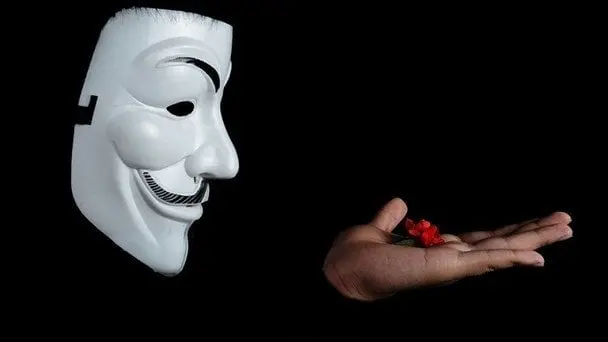 Як розпізнати маніпуляцію у стосунках: тривожні фрази та способи захисту