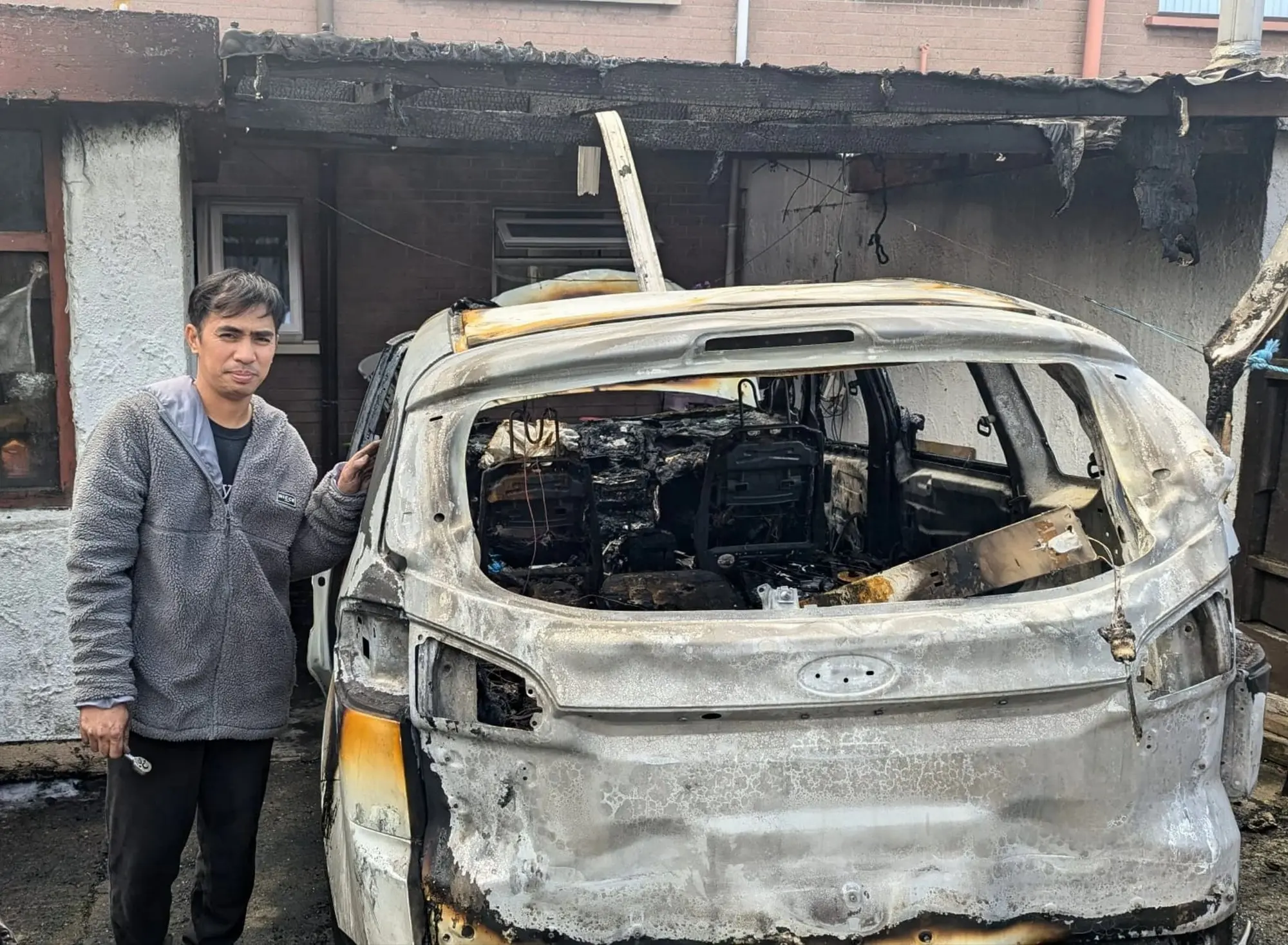 В Северной Ирландии в результате беспорядков ранены 17 полицейских – видео