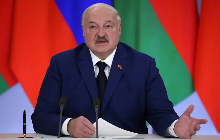 Лукашенко робитиме бізнес з окупантами на українських територіях — розвідка
