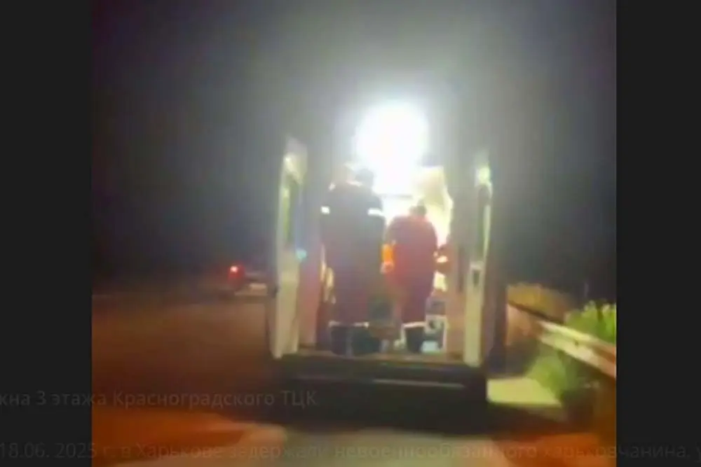 В Харківській області з будівлі ТЦК знову випала людина