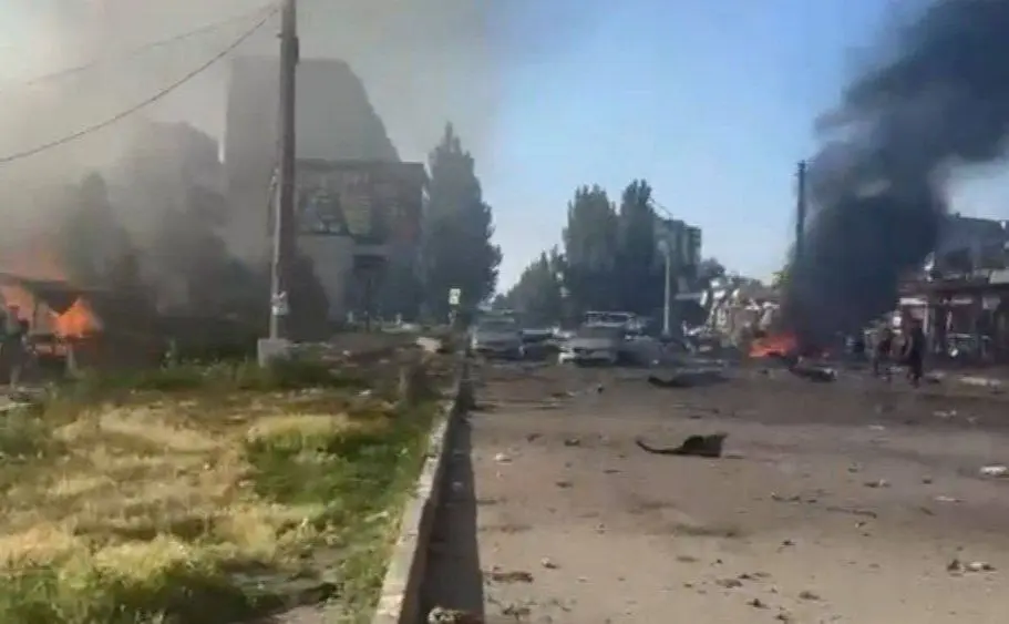 Війська рф вдарили по Добропіллю на Донеччині: є загиблі та багато постраждалих