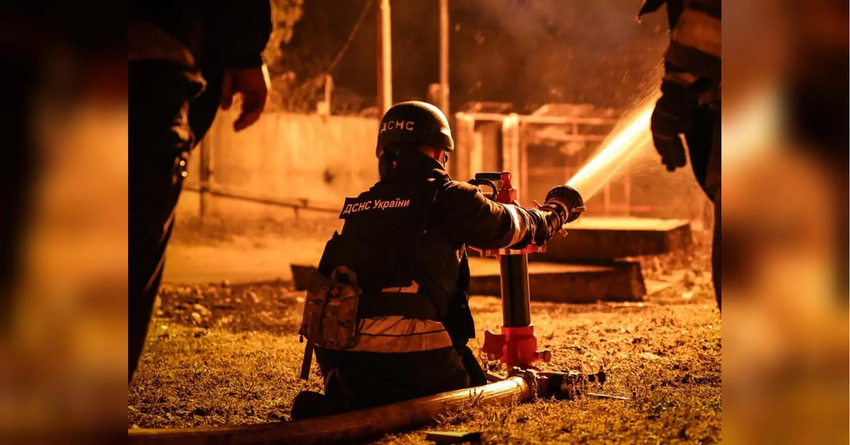 Понад півсотні дронів атакували вночі Україну: під удари потрапили гуртожиток та рятувальники (фото)