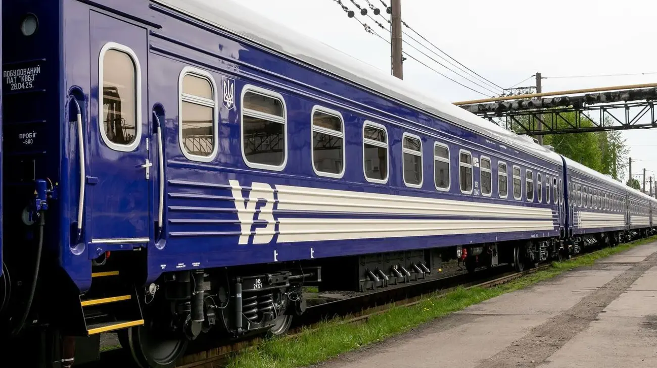 Внаслідок російського обстрілу на Київщині пошкоджено залізничну інфраструктуру