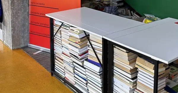 Для допомоги ППО у Франківську збирають на макулатуру російські книжки