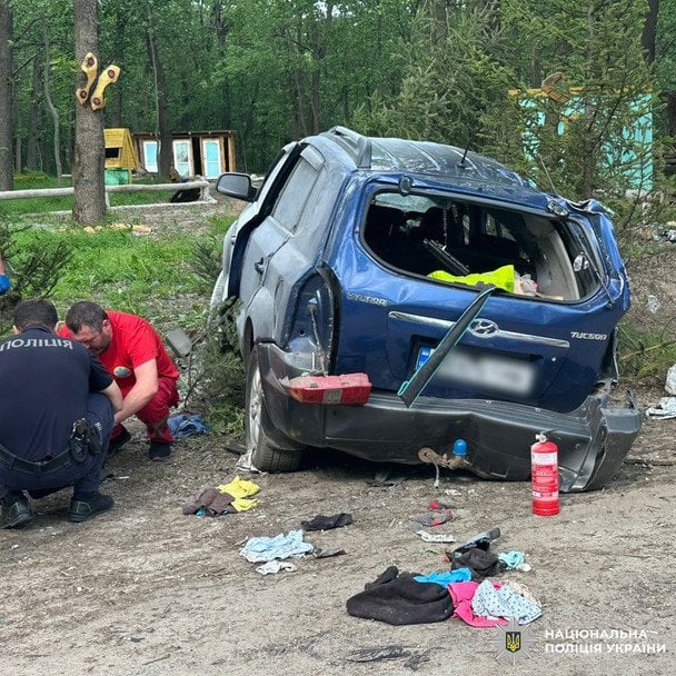 Загинули жінка та дитина, а водій наклав на себе руки: подробиці ДТП на Харківщині