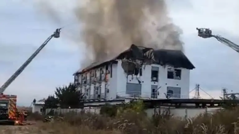 У Румунії сталась велика пожежа в готелі, ймовірно є загиблі