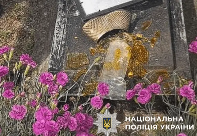 Поліція затримала вандала, який пошкодив 80 надмогильних споруд у Бучі (фото)