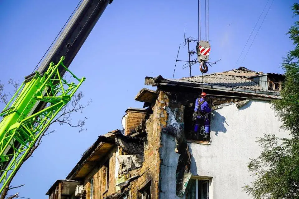 Обстріл столиці 10 липня: у 5 будинках відновили електроенергію, ще в 5 – постачання газу