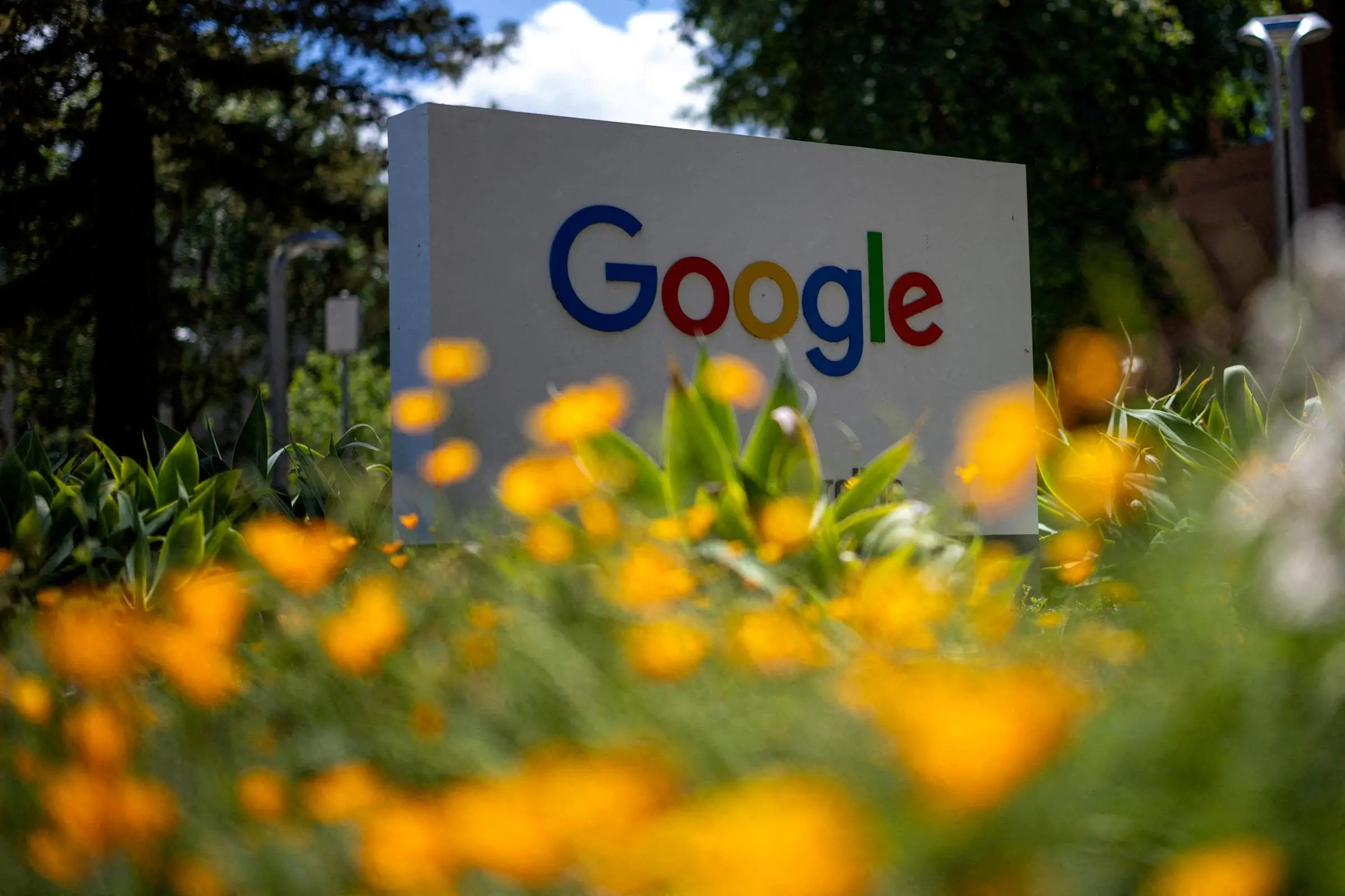 Google просить Верховний суд врятувати його від позову Epic