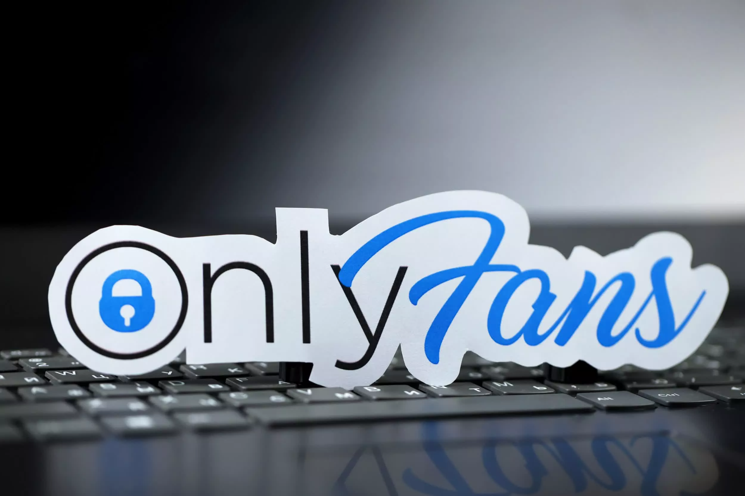 Хто стоїть за OnlyFans: мільярдер з Одеси може продати платформу за $8 млрд