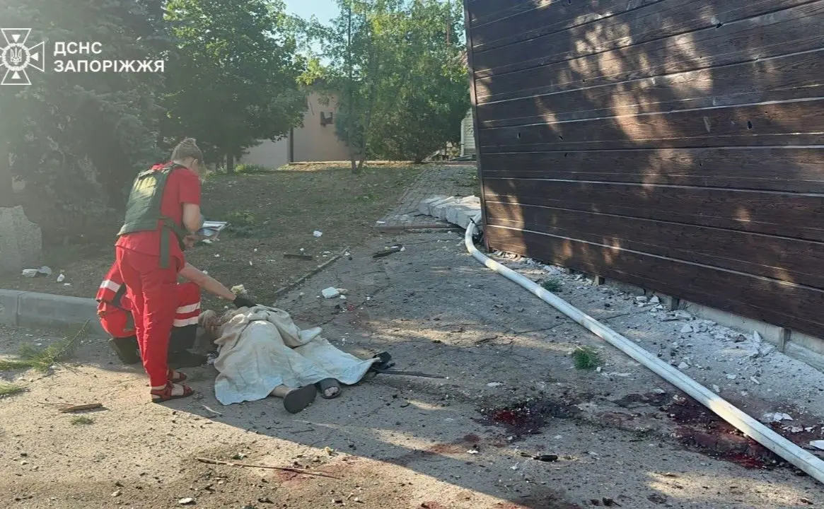 Росіяни скинули бомби на базу відпочинку під Запоріжжям: є загиблі, серед поранених — діти. ВІДЕО