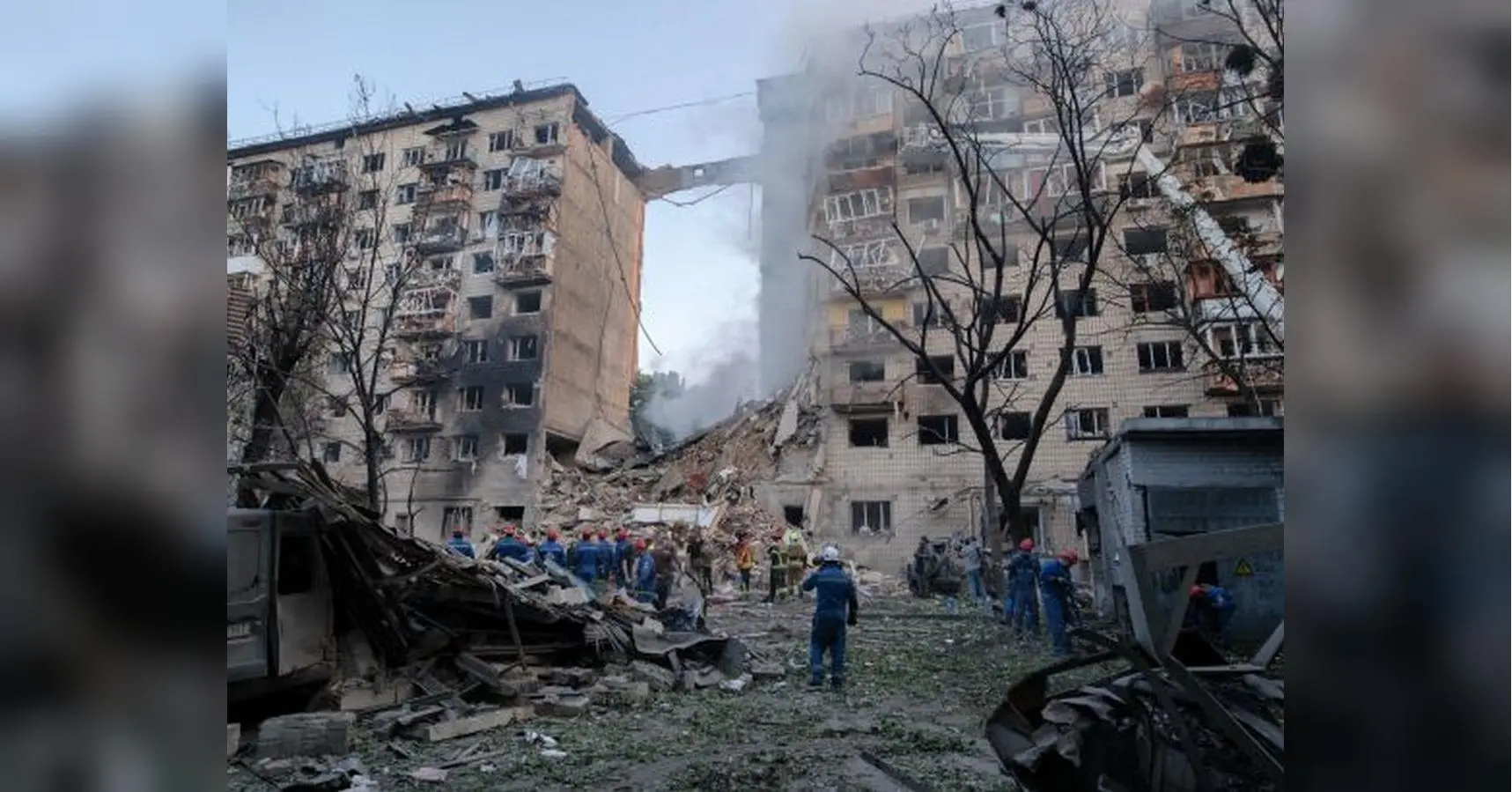 Вона жила в будинку, підʼїзд якого склався: зірки поділилися наслідками жахливої атаки на Київ