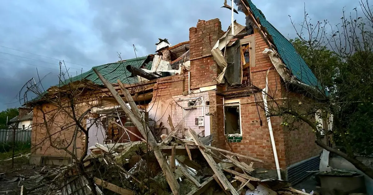 У Писарівці внаслідок нічної атаки пошкоджено девʼять будинків