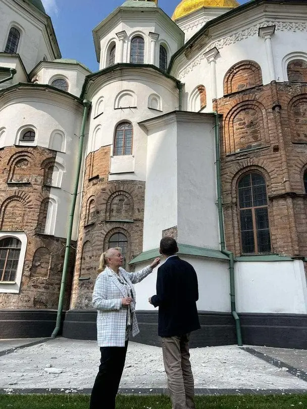 Росія вдарила по Софійському собору та Одеській кіностудії (фото)