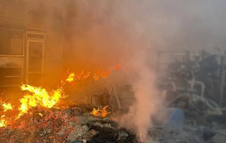 РФ завдала удару по підприємству: спалахнула пожежа на майже 7000 квадратних метрів