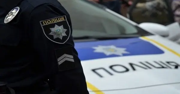 Рівненський патрульний уник покарання за побиття чоловіка у кайданках