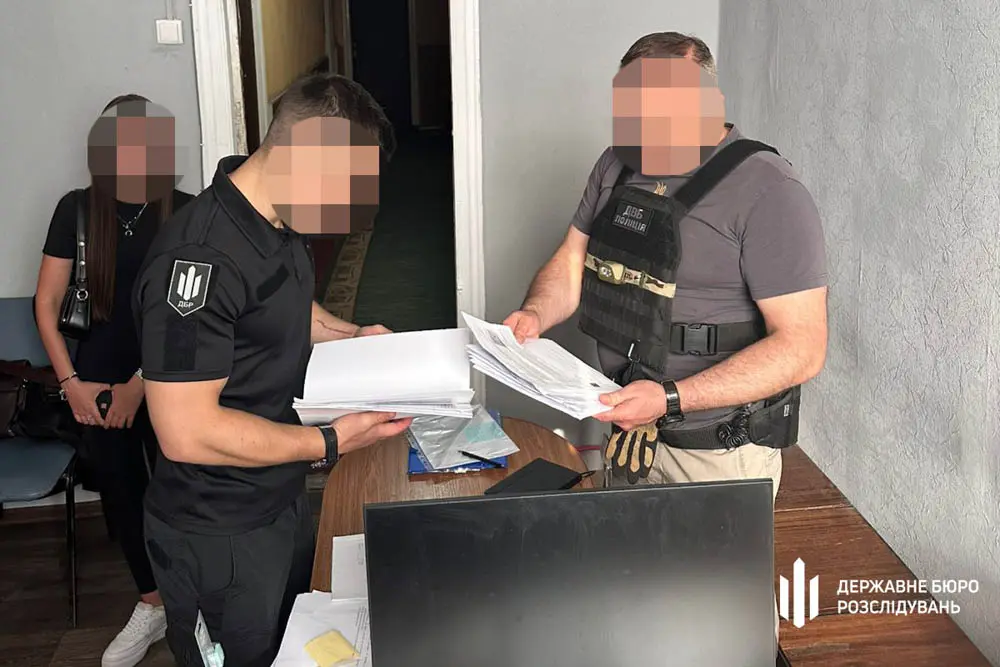 ДБР повідомило про підозру керівнику одного з підрозділів поліції Харківщини, що допомагав ухилянту