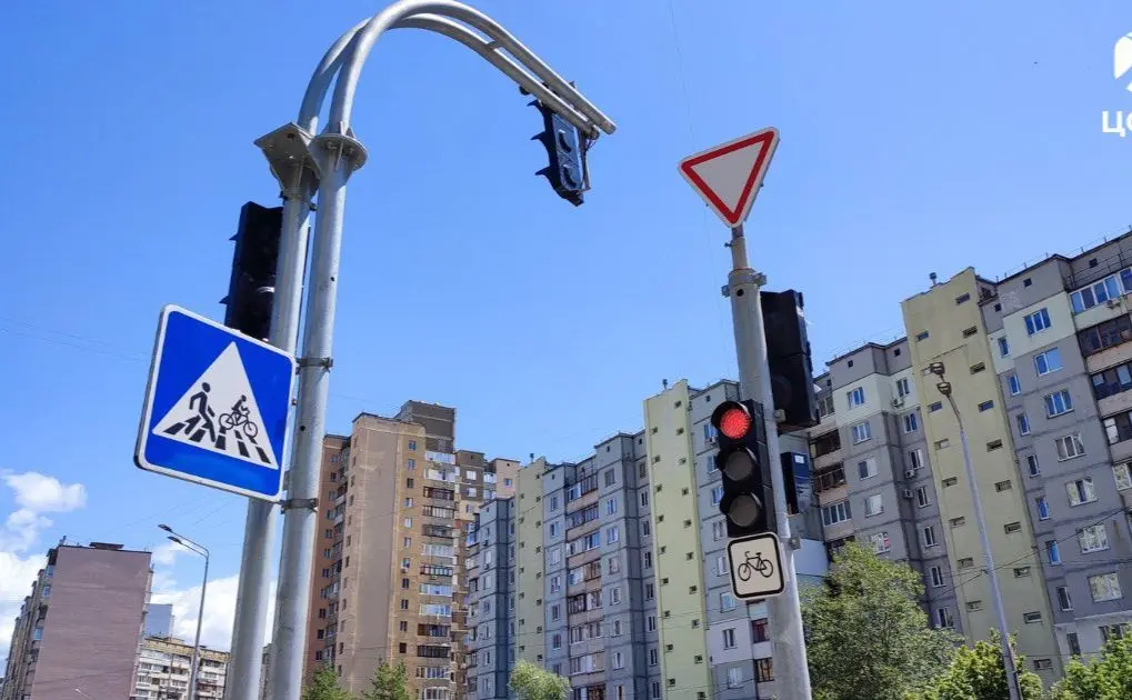 На Троєщині пішоходам зробили безпечні умови перетину вулиці