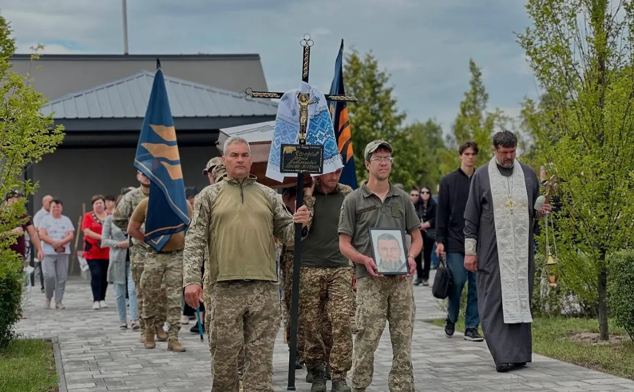 У Бучі попрощалися з Героєм Андрієм Черняковим