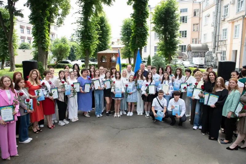 «ТАЛАНТИ ПОДІЛЛЯ–2025» – на Вінниччині відзначили обдаровану молодь та педагогів-наставників
