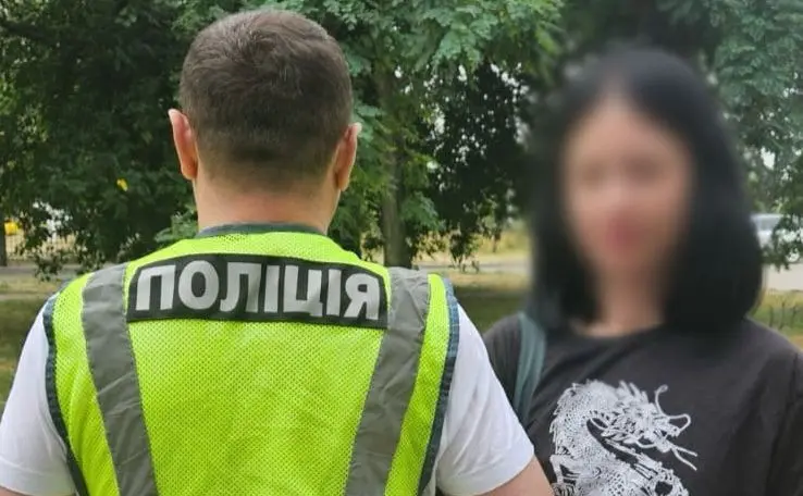 Поліція затримала дівчину, яка у столичному метро вихваляла державу-агресора