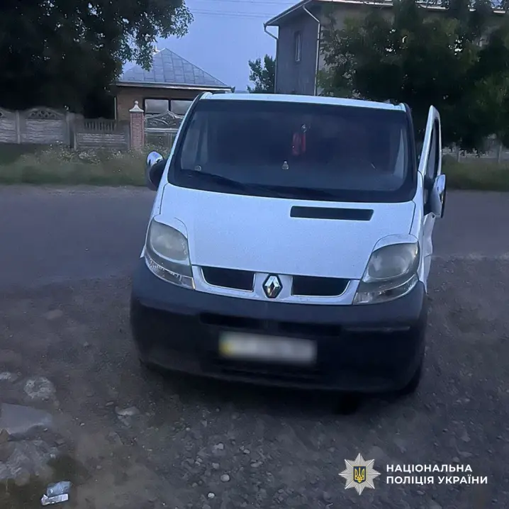 У Магалі 16-річний мотоцикліст врізався у бус
