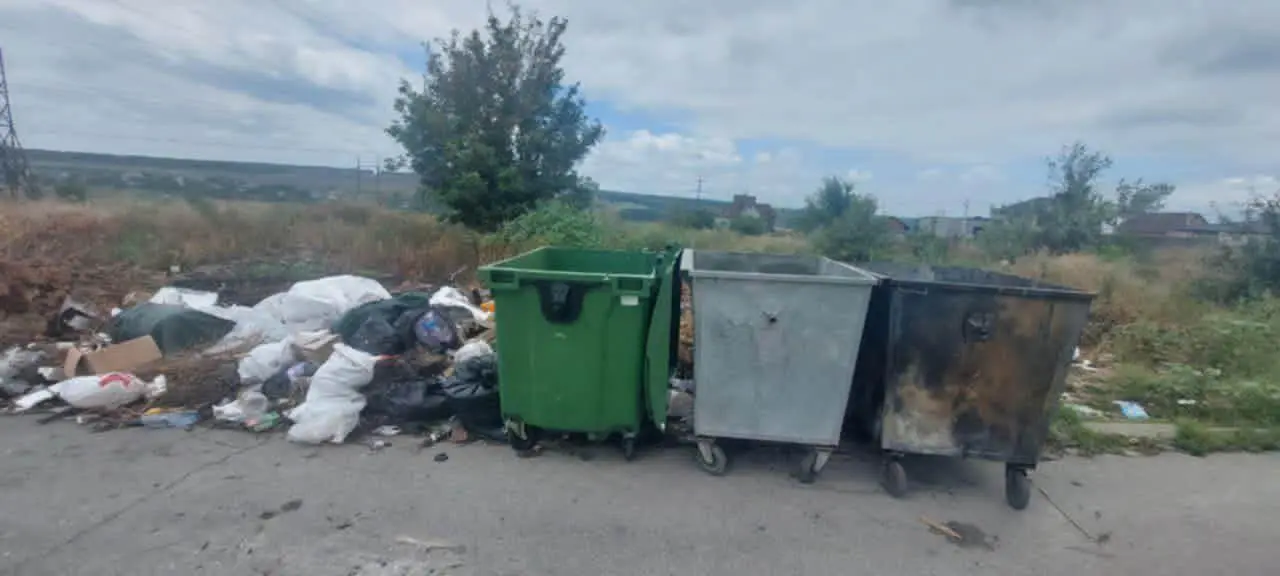 Дніпро: Містяни вирішують проблеми сміттєвих баків