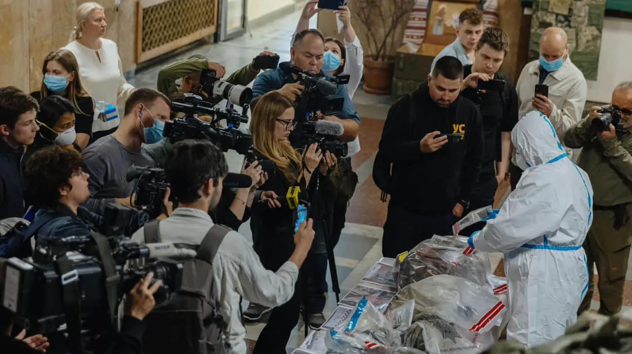 МВС показало журналістам, у якому стані РФ передає тіла загиблих