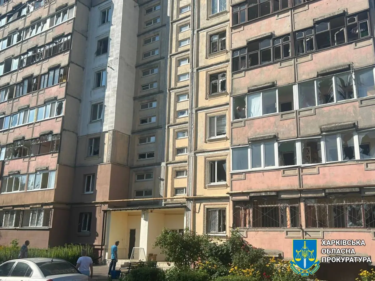 Фото обстріляного Чугуєва опублікували в прокуратурі: чим били по місту