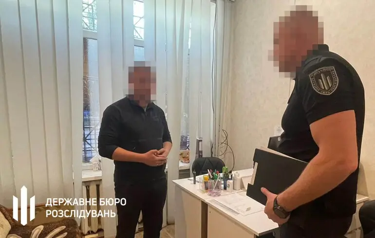 Незаконно записав у непридатні 17 чоловіків — ДБР повідомило про підозру працівнику ТЦК