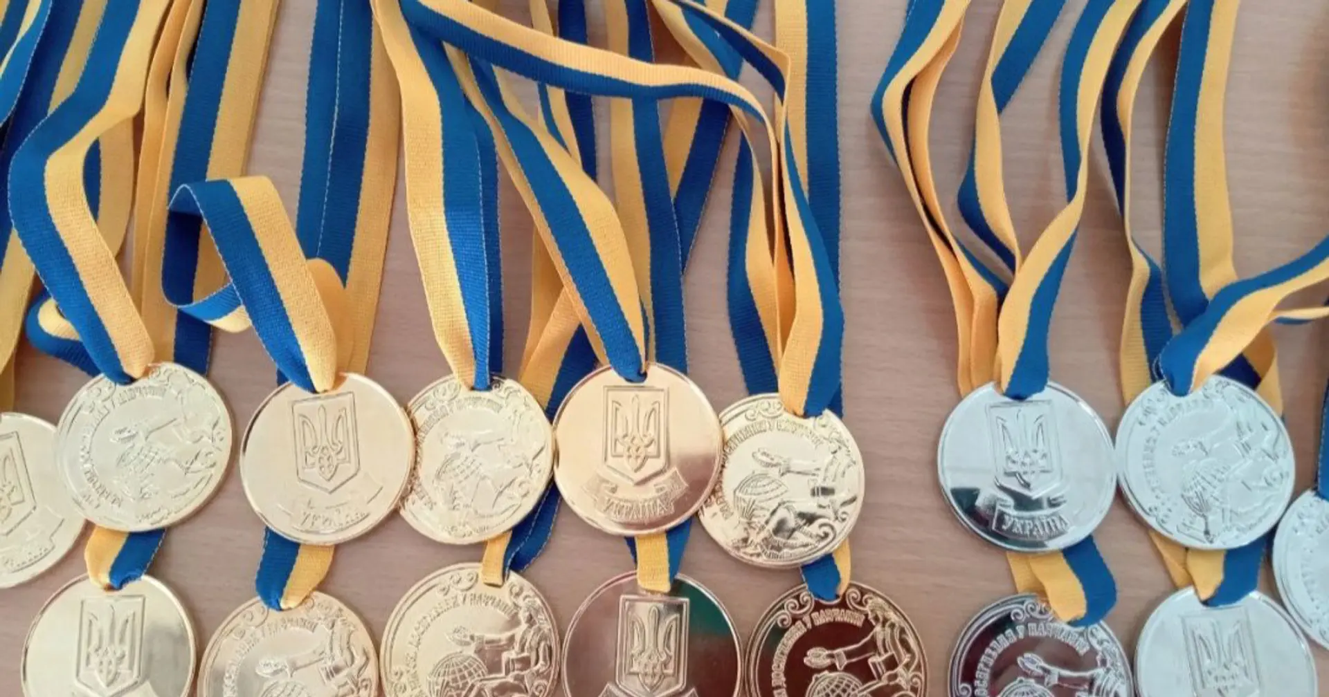 Чому в деяких школах продовжують вручати медалі і що вони тепер означають? Пояснили в МОН