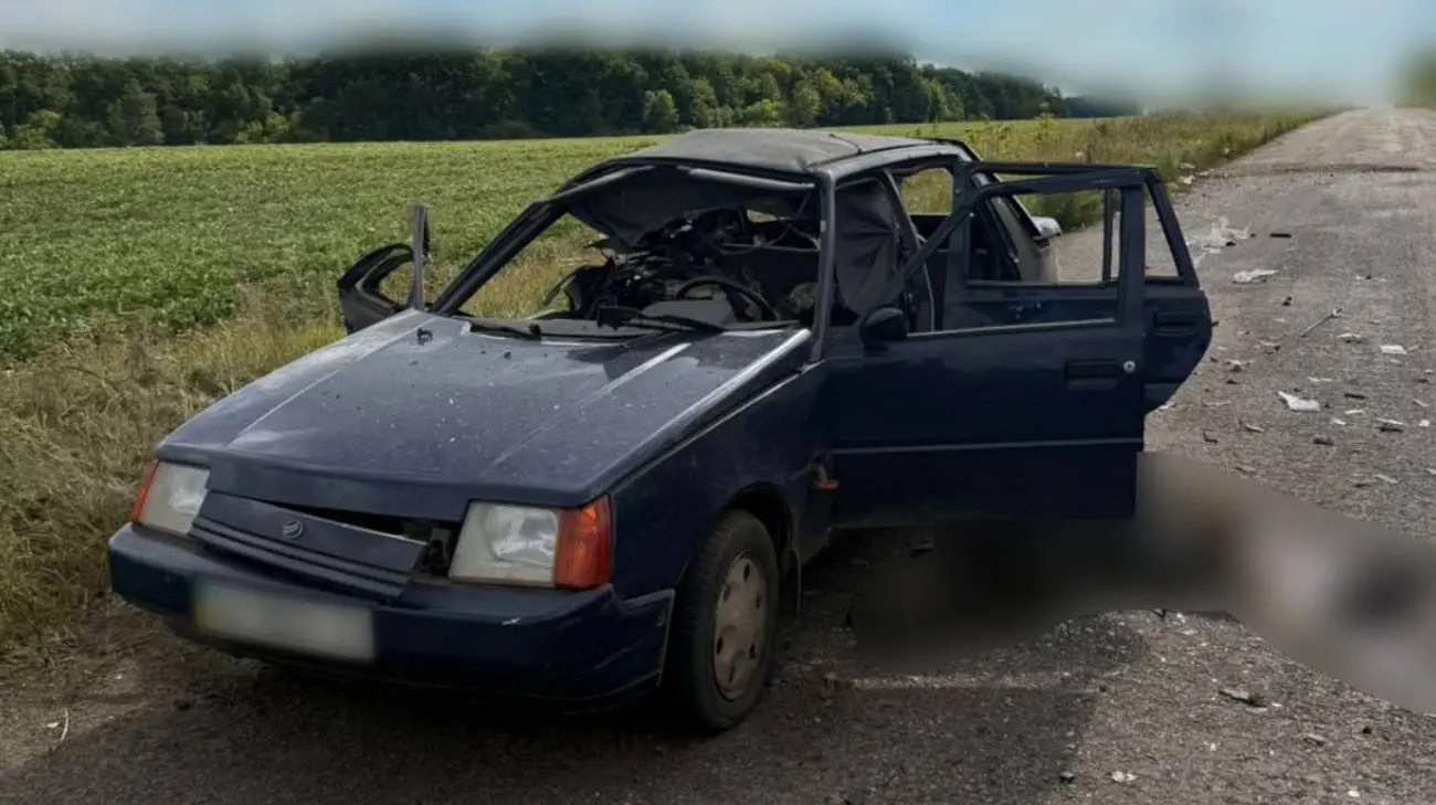 Російський FPV-дрон поцілив у цивільну автівку та вбив чоловіка і жінку на Харківщині