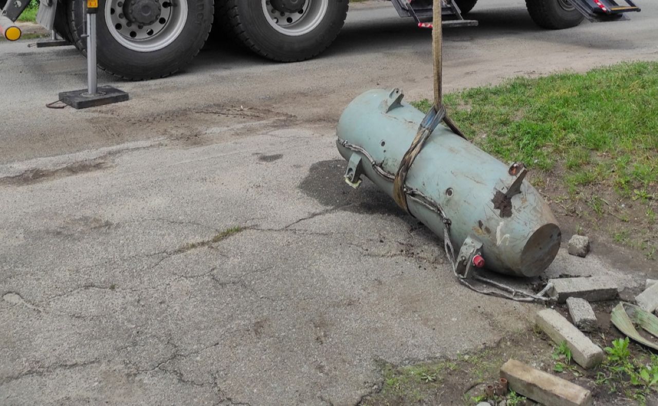 На Київщині бойова частина крилатої ракети впала на подвір’я приватного будинку